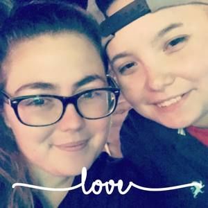 Meet your Posher, Izzy amber